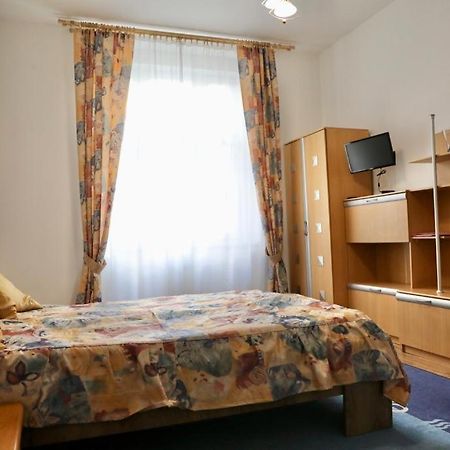 Lana Lo Apartments Karlovy Vary Luaran gambar