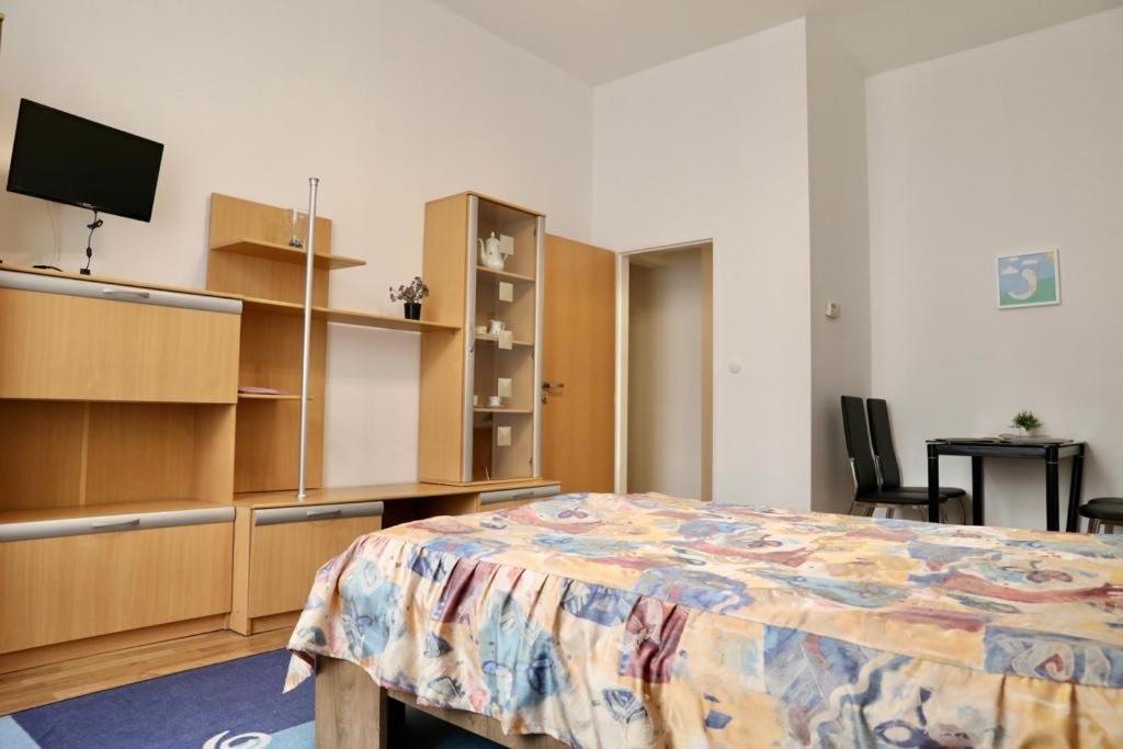 Lana Lo Apartments Karlovy Vary Luaran gambar