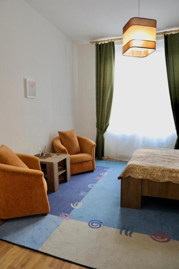 Lana Lo Apartments Karlovy Vary Luaran gambar